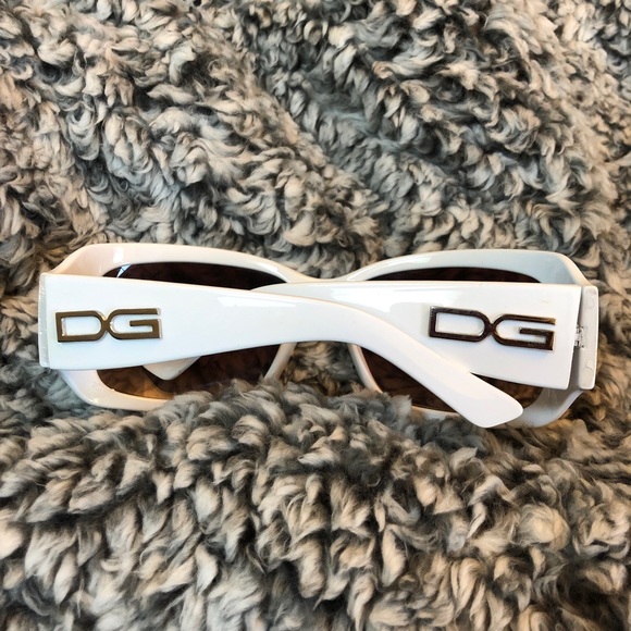 🌞 White Wide Rimmed sunglasses - Picture 6 of 7